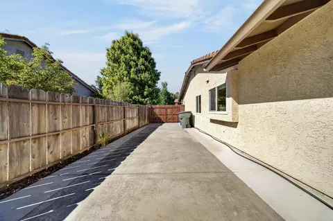 Exterior - 2745 Amethyst Way, Redding, CA 96003 photo 13 of 15