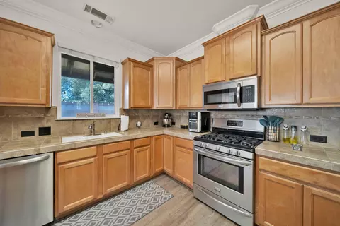 Kitchen - 4178 Sunflower Dr, Redding, CA 96001 photo 2 of 4