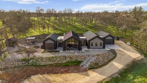 8202 Maynard Rd, Palo Cedro, CA 96073