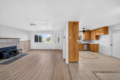 Living - 1458 Hemlock Ave, Anderson, CA 96007 photo 1 of 3