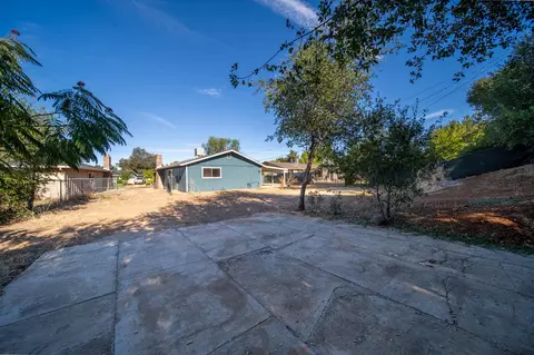 Exterior - 1458 Hemlock Ave, Anderson, CA 96007 photo 6 of 7