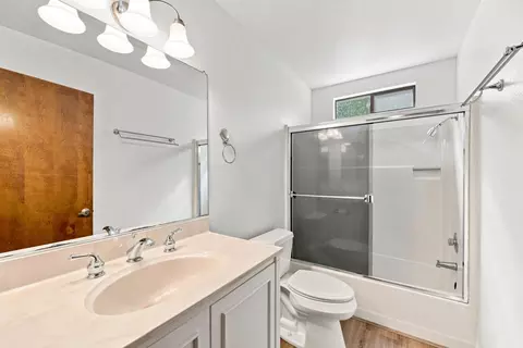 Bath - 1437 Casa Vereda Way, Redding, CA 96003 photo 1 of 2