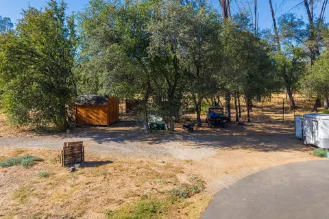 Exterior - 11970 Quartz Hill Rd, Redding, CA 96003 photo 17 of 17