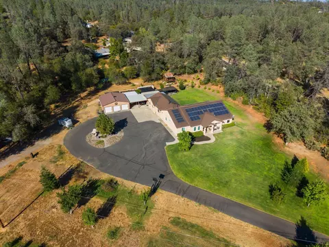 View/Area - 11970 Quartz Hill Rd, Redding, CA 96003 photo 9 of 11