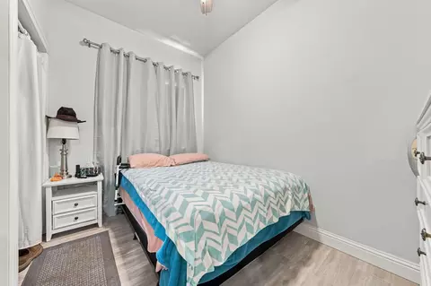 Bedroom - 11970 Quartz Hill Rd, Redding, CA 96003 photo 6 of 8
