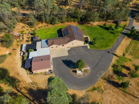 View/Area - 11970 Quartz Hill Rd, Redding, CA 96003 photo 5 of 11