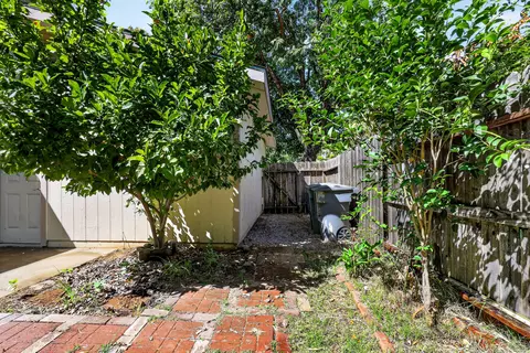 Exterior - 399 Yolla Bolly Trl, Redding, CA 96003 photo 7 of 9