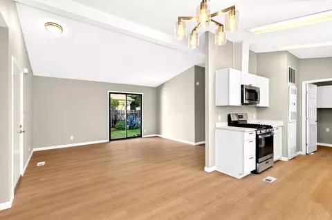 Living - 399 Yolla Bolly Trl, Redding, CA 96003 photo 4 of 4
