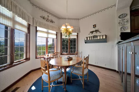 Dining - 1744 N Bechelli Ln, Redding, CA 96002 photo 4 of 4