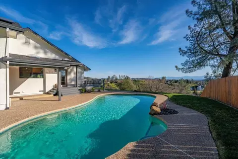 Exterior - 15189 Mountain Shadows Dr, Redding, CA 96001 photo 2 of 5