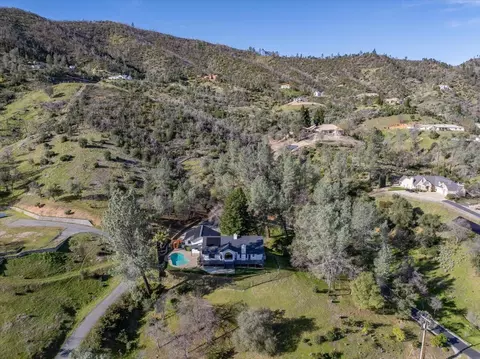 View/Area - 15189 Mountain Shadows Dr, Redding, CA 96001 photo 3 of 4