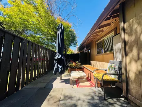 Exterior - 1902 Bechelli Ln, Redding, CA 96002 photo 5 of 17