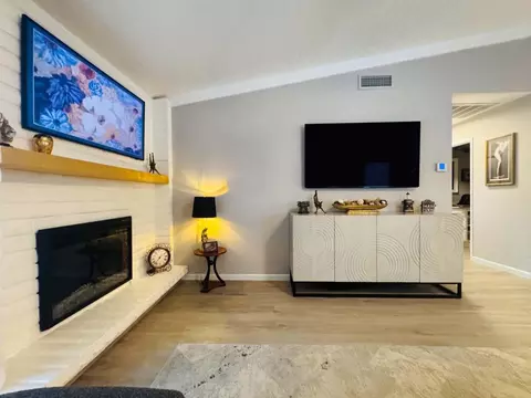 Living - 1902 Bechelli Ln, Redding, CA 96002 photo 3 of 3