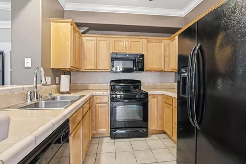 Kitchen - 2393 Shining Star Way, Redding, CA 96003 photo 3 of 3