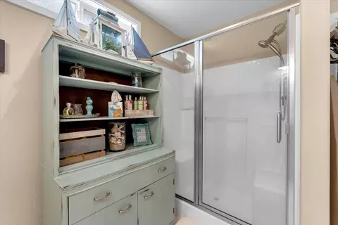 Bath - 5100 Echo Ln, Bayside, CA 95524 photo 2 of 3