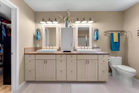 Bath - 5100 Echo Ln, Bayside, CA 95524 photo 1 of 3