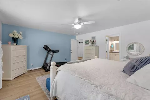 Bedroom - 5100 Echo Ln, Bayside, CA 95524 photo 2 of 5