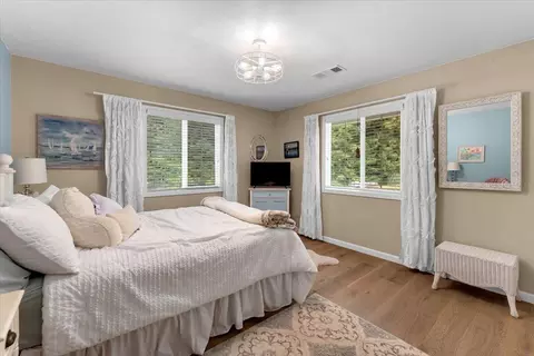 Bedroom - 5100 Echo Ln, Bayside, CA 95524 photo 4 of 5
