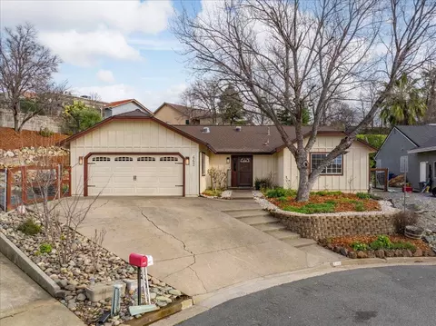 662 Ansley Ct, Redding, CA 96003