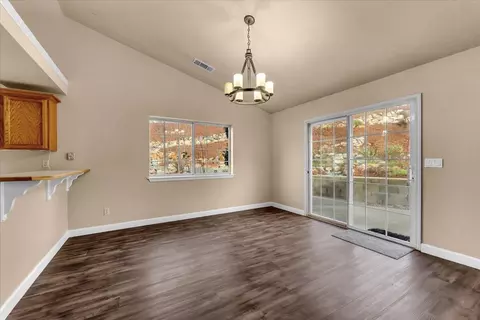 662 Ansley Ct, Redding, CA 96003 photo 9