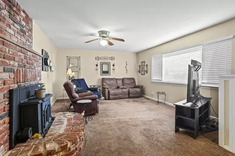 Living - 1556 Minor St, Redding, CA 96002 photo 1 of 1