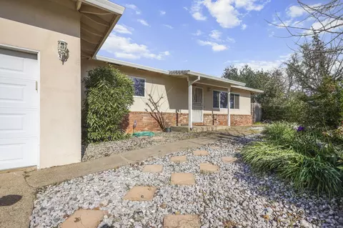 Exterior - 1556 Minor St, Redding, CA 96002 photo 9 of 13