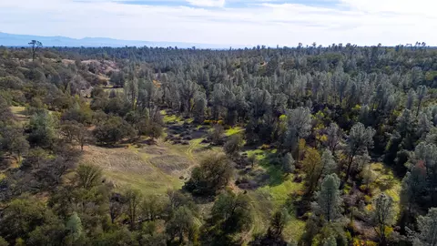 4200 Sunglow Dr, Redding, CA 96001 photo 3