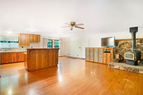 Living - 14311 Indian Acres Trl, Redding, CA 96003 photo 4 of 4
