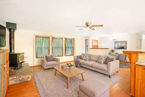 Living - 14311 Indian Acres Trl, Redding, CA 96003 photo 1 of 4