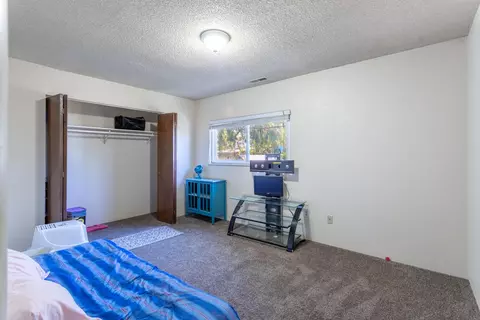 Bedroom - 2616 W Hillside Dr, Anderson, CA 96007 photo 1 of 1