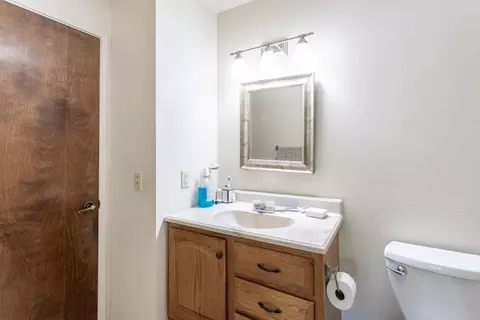 Bath - 2616 W Hillside Dr, Anderson, CA 96007 photo 2 of 3