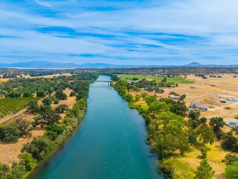 View/Area - 17925 Rivers Edge Dr, Red Bluff, CA 96080 photo 15 of 16
