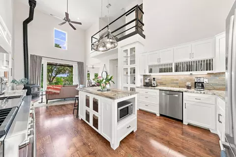 Kitchen - 17925 Rivers Edge Dr, Red Bluff, CA 96080 photo 2 of 4