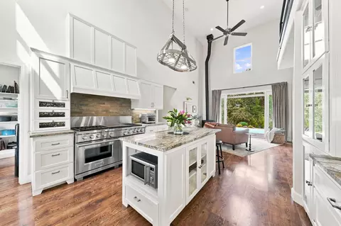 Kitchen - 17925 Rivers Edge Dr, Red Bluff, CA 96080 photo 4 of 4