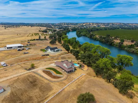 View/Area - 17925 Rivers Edge Dr, Red Bluff, CA 96080 photo 11 of 16