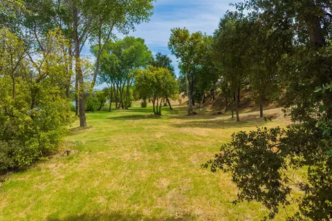 Exterior - 17925 Rivers Edge Dr, Red Bluff, CA 96080 photo 13 of 20