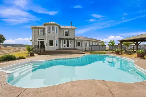 Exterior - 17925 Rivers Edge Dr, Red Bluff, CA 96080 photo 2 of 20