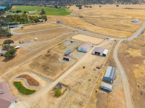View/Area - 17925 Rivers Edge Dr, Red Bluff, CA 96080 photo 7 of 16
