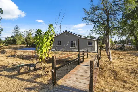 16290 Hawthorne Ave, Anderson, CA 96007