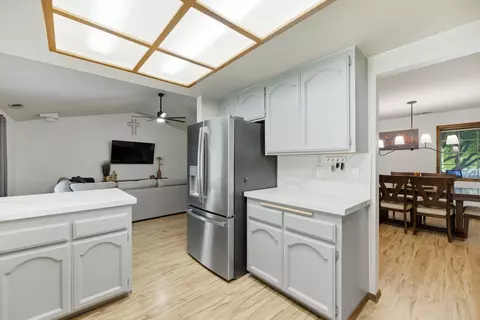 Kitchen - 891 Sunriver Ln, Redding, CA 96001 photo 4 of 4
