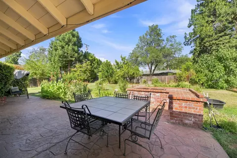 Exterior - 891 Sunriver Ln, Redding, CA 96001 photo 2 of 6