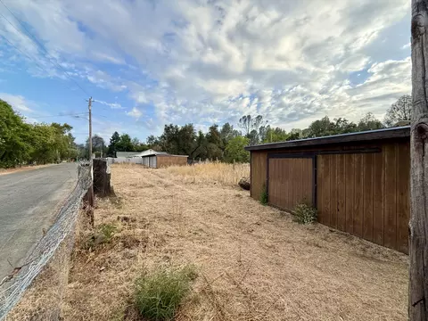 2640 Henderson Rd, Redding, CA 96002 photo 4