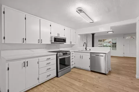 Kitchen - 36770 Woods Ave, Burney, CA 96013 photo 1 of 2