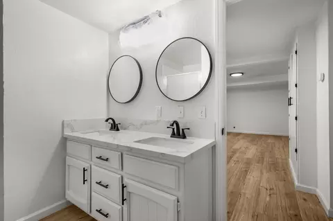 Bath - 36770 Woods Ave, Burney, CA 96013 photo 1 of 3