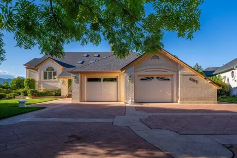 Exterior - 3197 Pinot Path, Redding, CA 96001 photo 4 of 19
