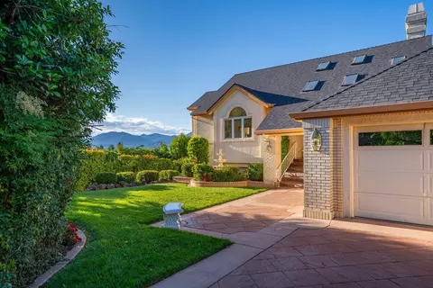 Exterior - 3197 Pinot Path, Redding, CA 96001 photo 5 of 19