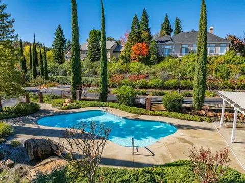 Exterior - 3197 Pinot Path, Redding, CA 96001 photo 17 of 19