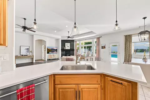 Kitchen - 5707 Constitution Way, Redding, CA 96003 photo 3 of 7