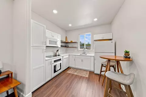 Kitchen - 5707 Constitution Way, Redding, CA 96003 photo 6 of 7
