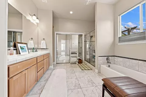 Bath - 5707 Constitution Way, Redding, CA 96003 photo 1 of 7